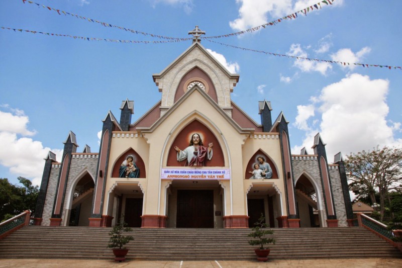 nhà thờ Giáo xứ Hòa Xuân - nhà thờ ở Bình Châu Hồ Cốc